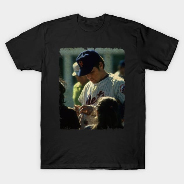 Tom Seaver in New York Mets T-Shirt by PESTA PORA